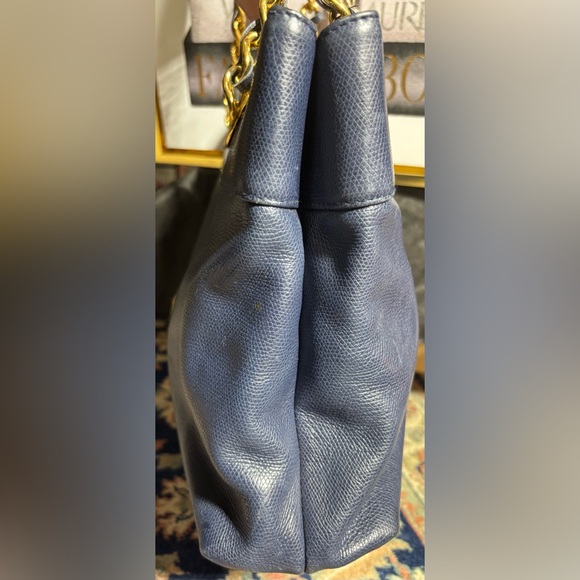 MCM Navy Blue Leather Tote Bag with suede interior - Picture 4 of 15